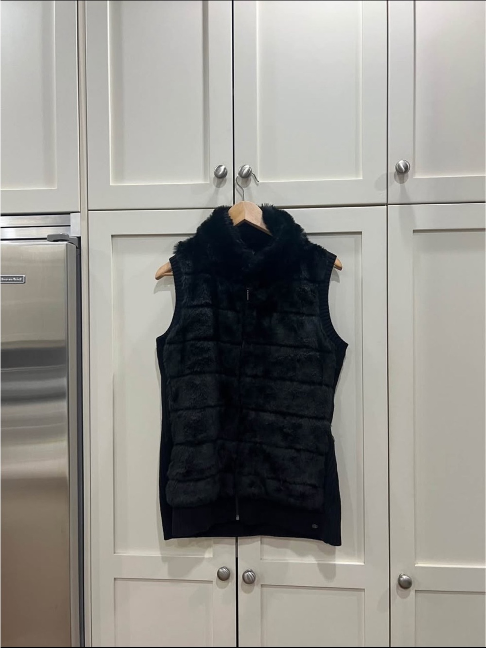 Faux fur guess vest